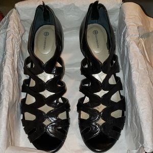 Giani Bernini low heel shoe